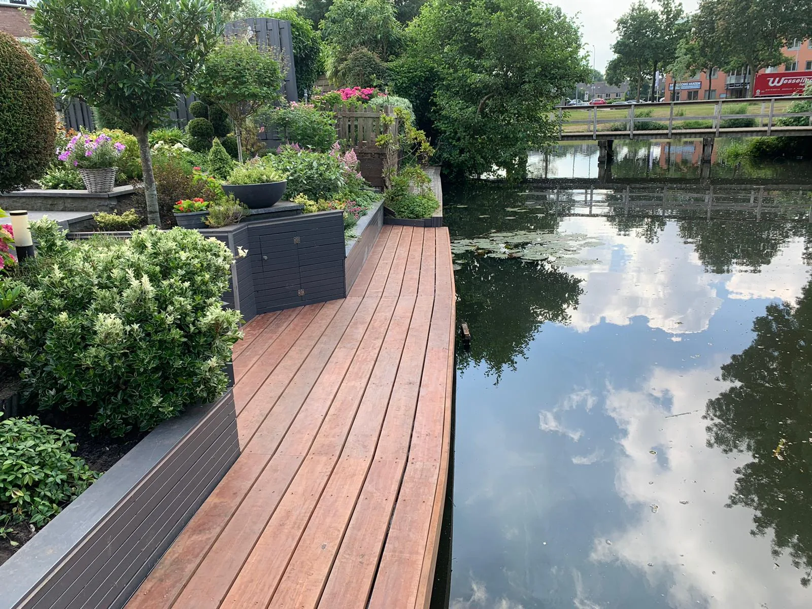 Vlonders en damwanden door BJB Bouw & Groenprojecten
